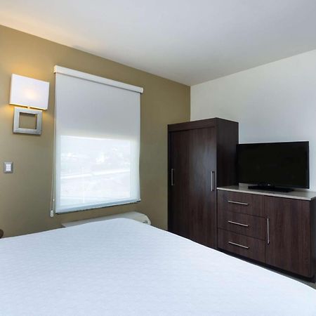 Homewood Suites By Hilton Queretaro Ngoại thất bức ảnh
