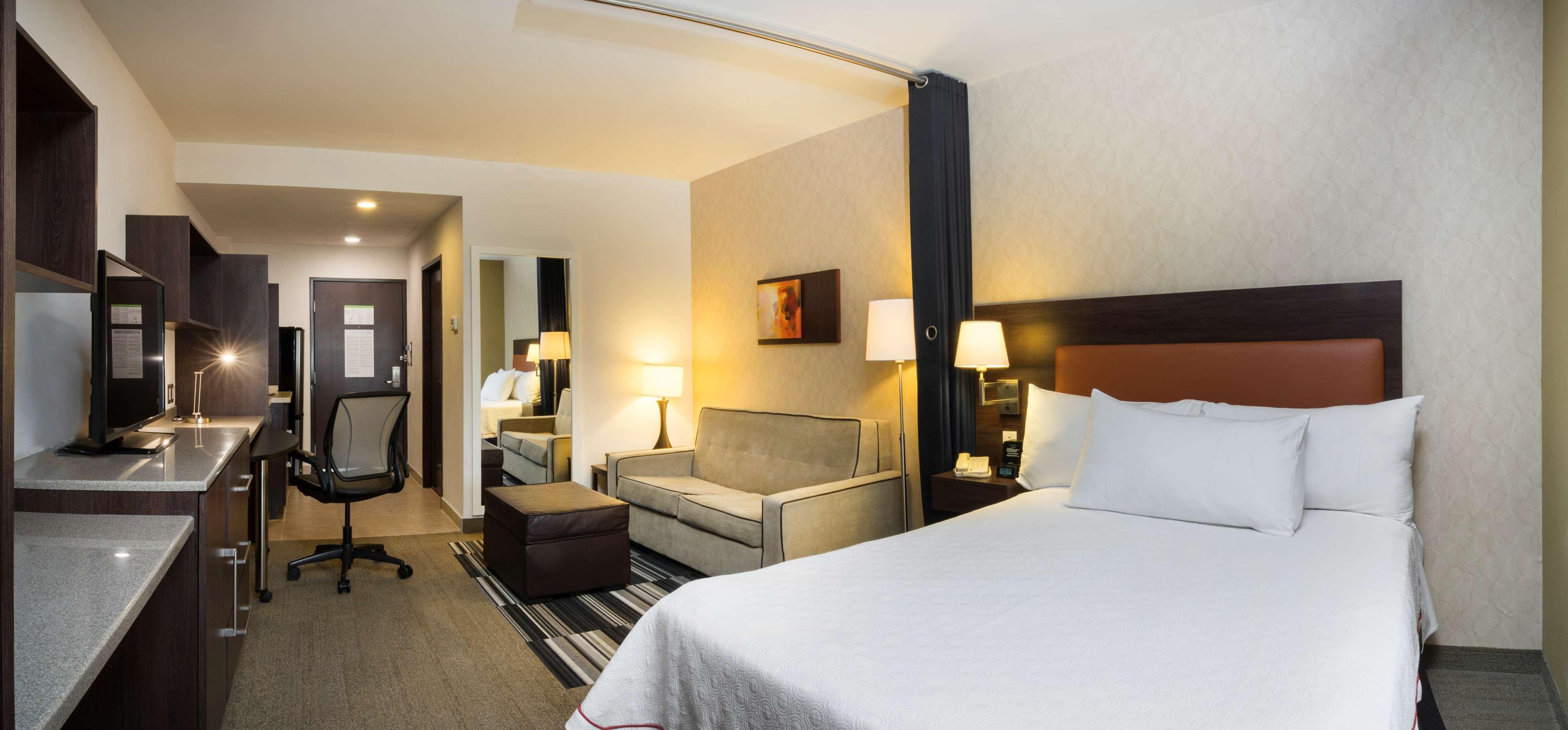 Homewood Suites By Hilton Queretaro Ngoại thất bức ảnh