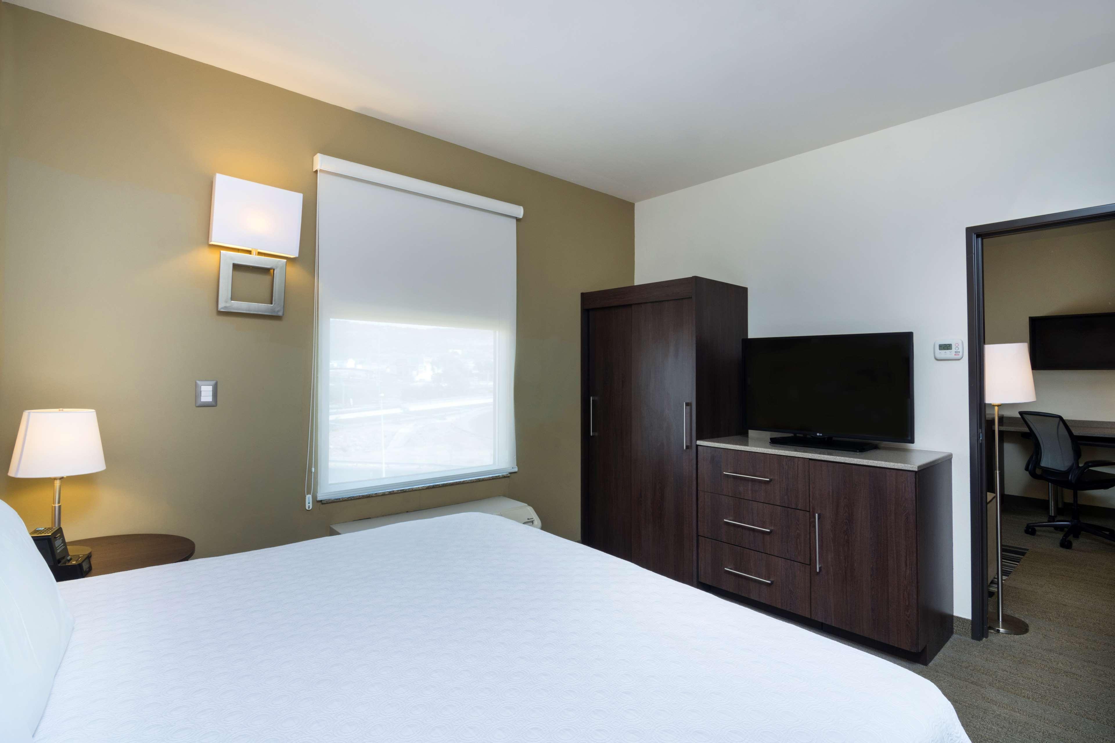 Homewood Suites By Hilton Queretaro Ngoại thất bức ảnh