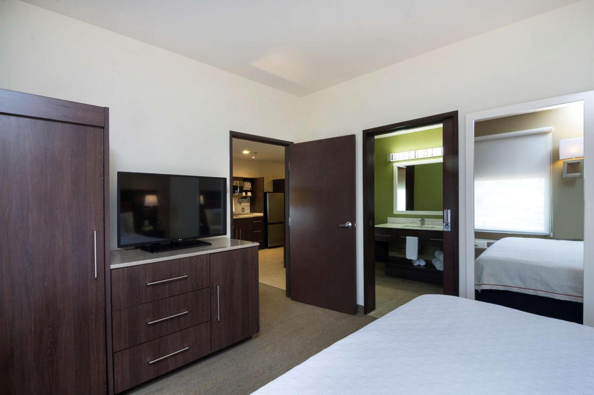 Homewood Suites By Hilton Queretaro Ngoại thất bức ảnh